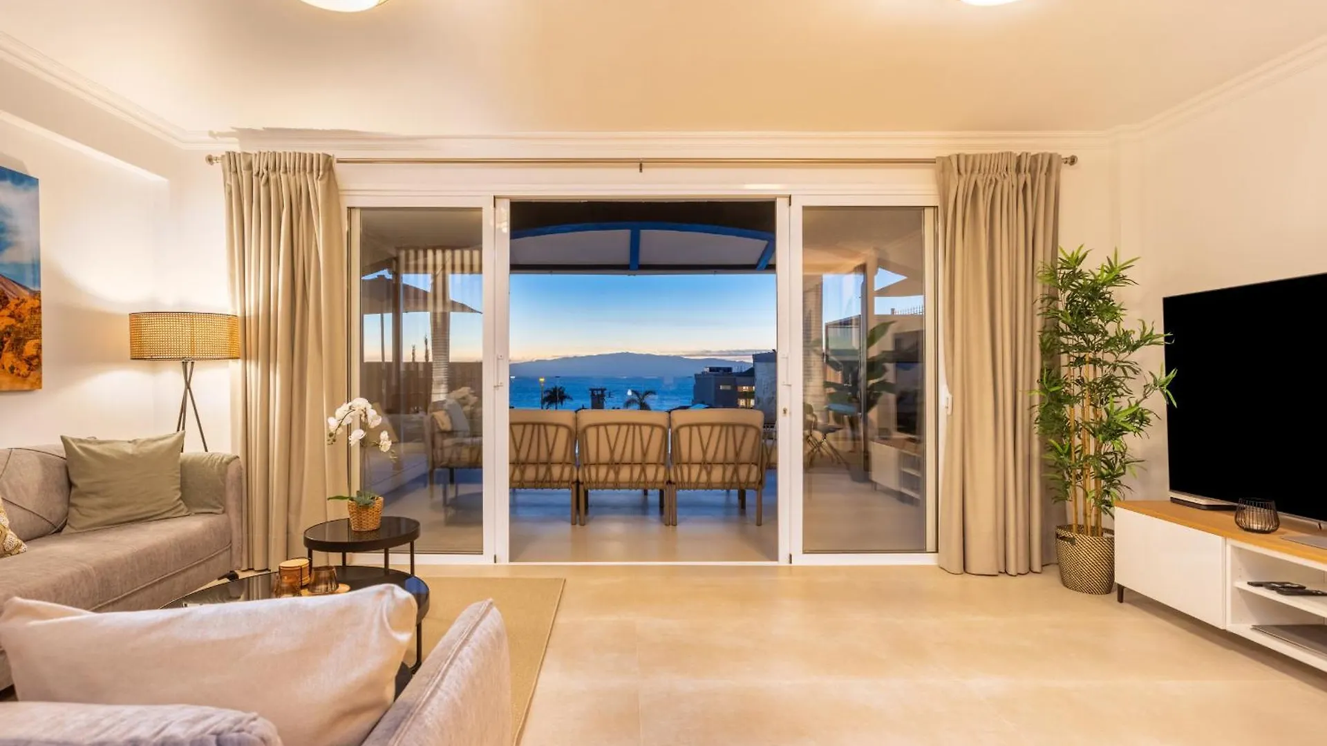 Villa Vista Al Mar Puerto de Santiago  Espanha